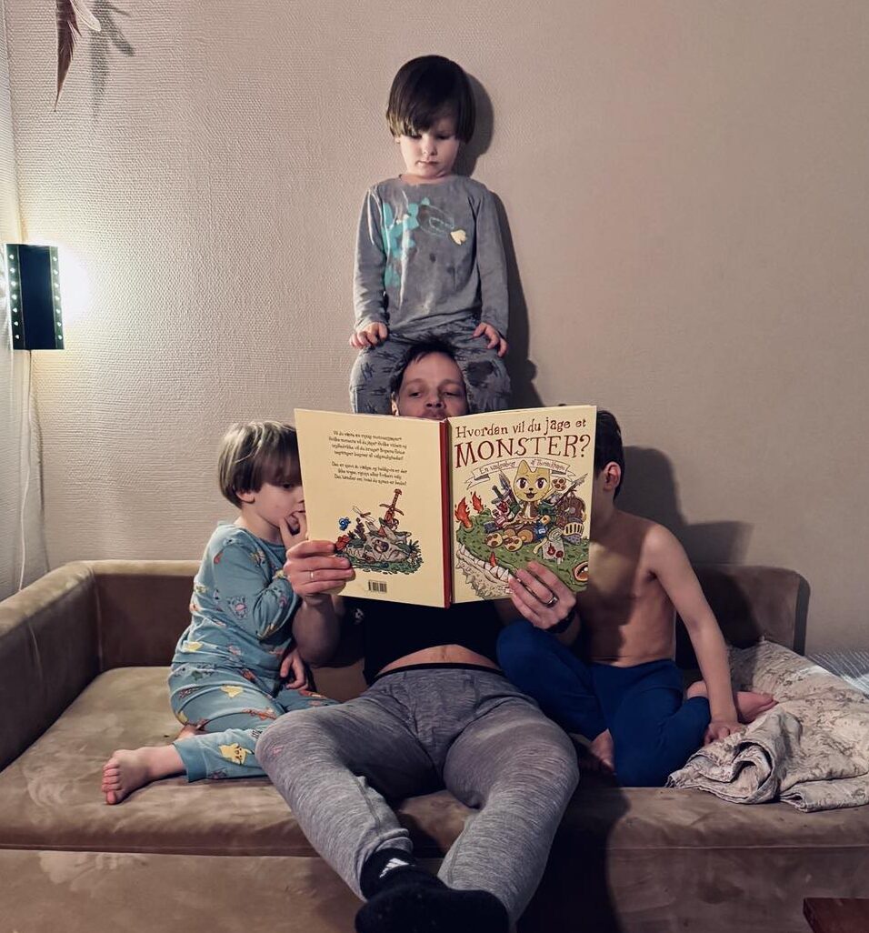 Par sidder i samme sofa — om afstand i parforholdet