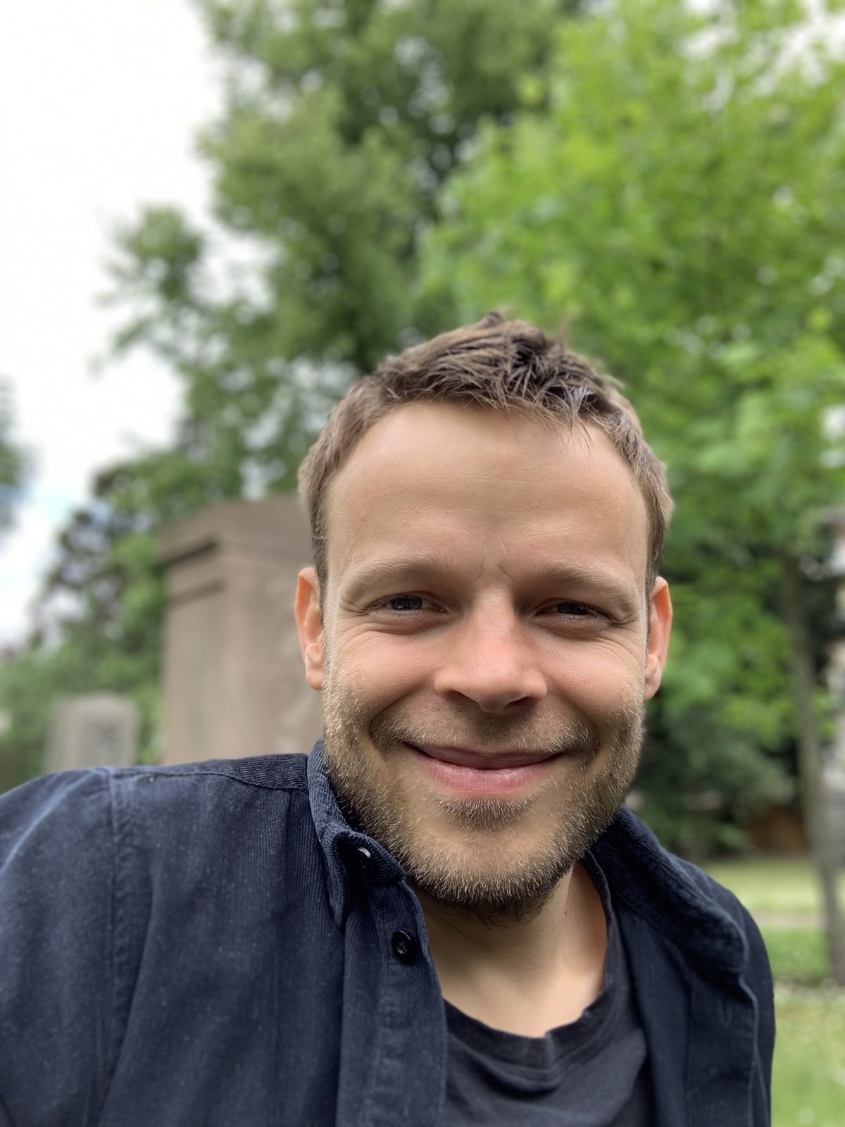 Nicolai Severin, smilende udendørs — terapi eller coaching?
